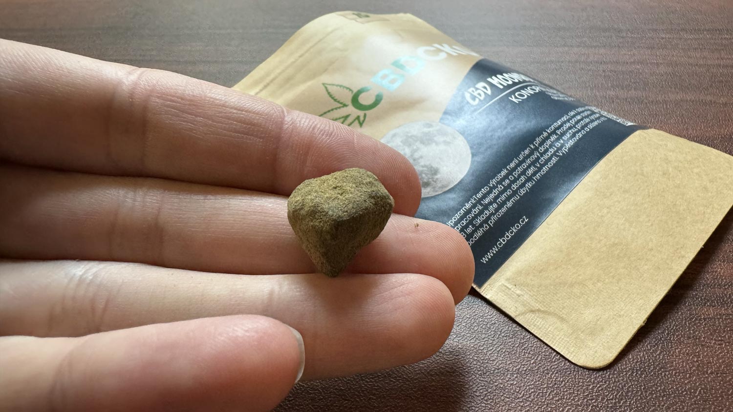 Měsíční kámen v RECENZI? Ale proč ne! CBDčko Moonrock CBD jako nová dimenze relaxace?